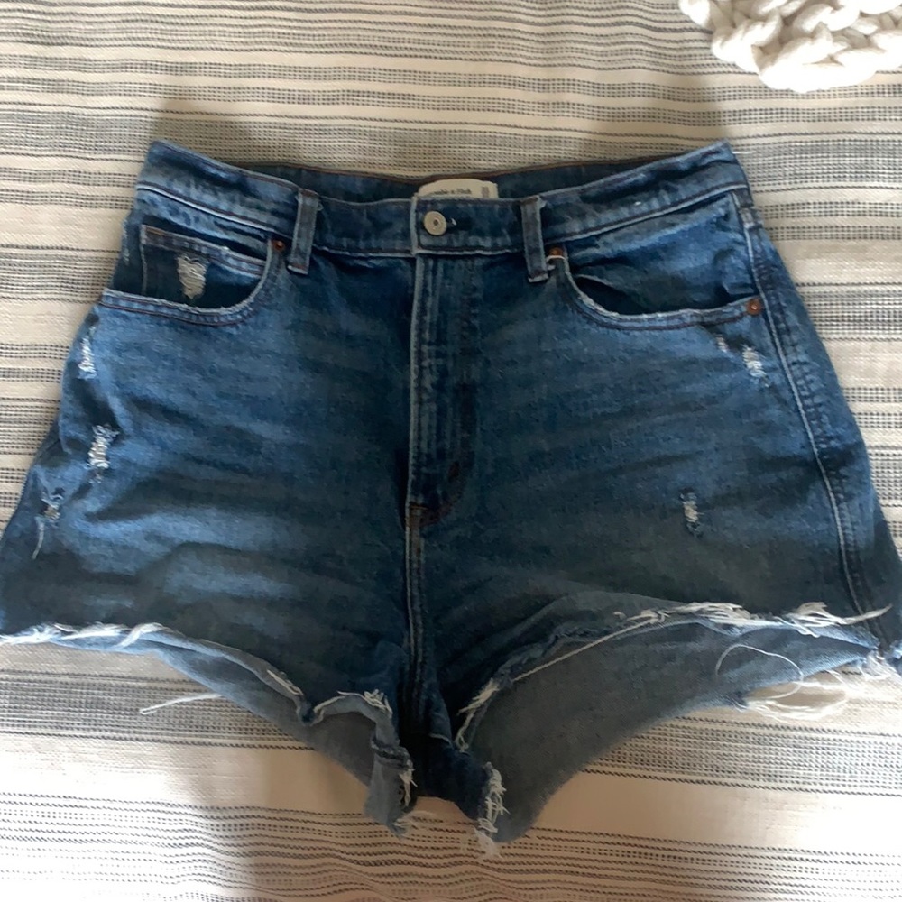 Abercrombie & Fitch The mom short ultra high rise curve love